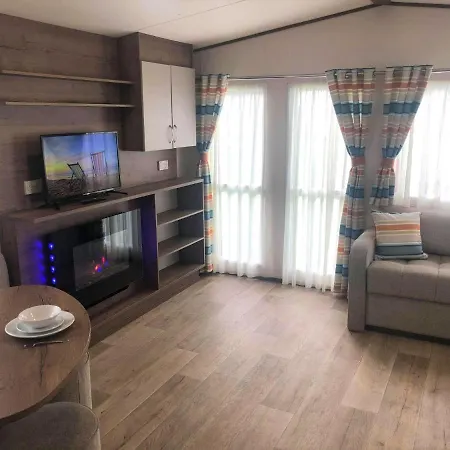 Larch Superior Holiday Home Chapel Saint Leonards Buitenkant foto